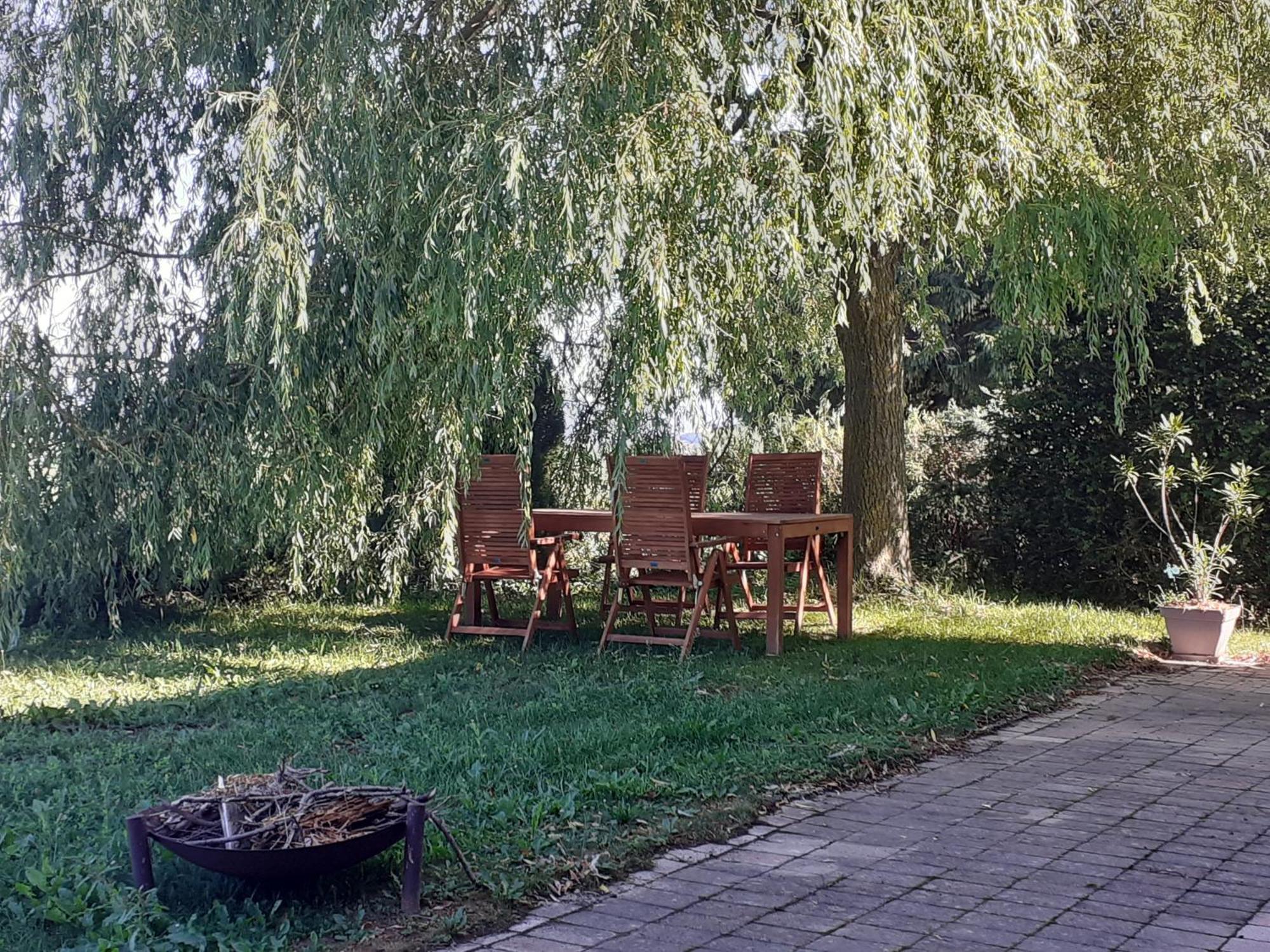 Les Abeilles Bed & Breakfast Romont Exterior photo